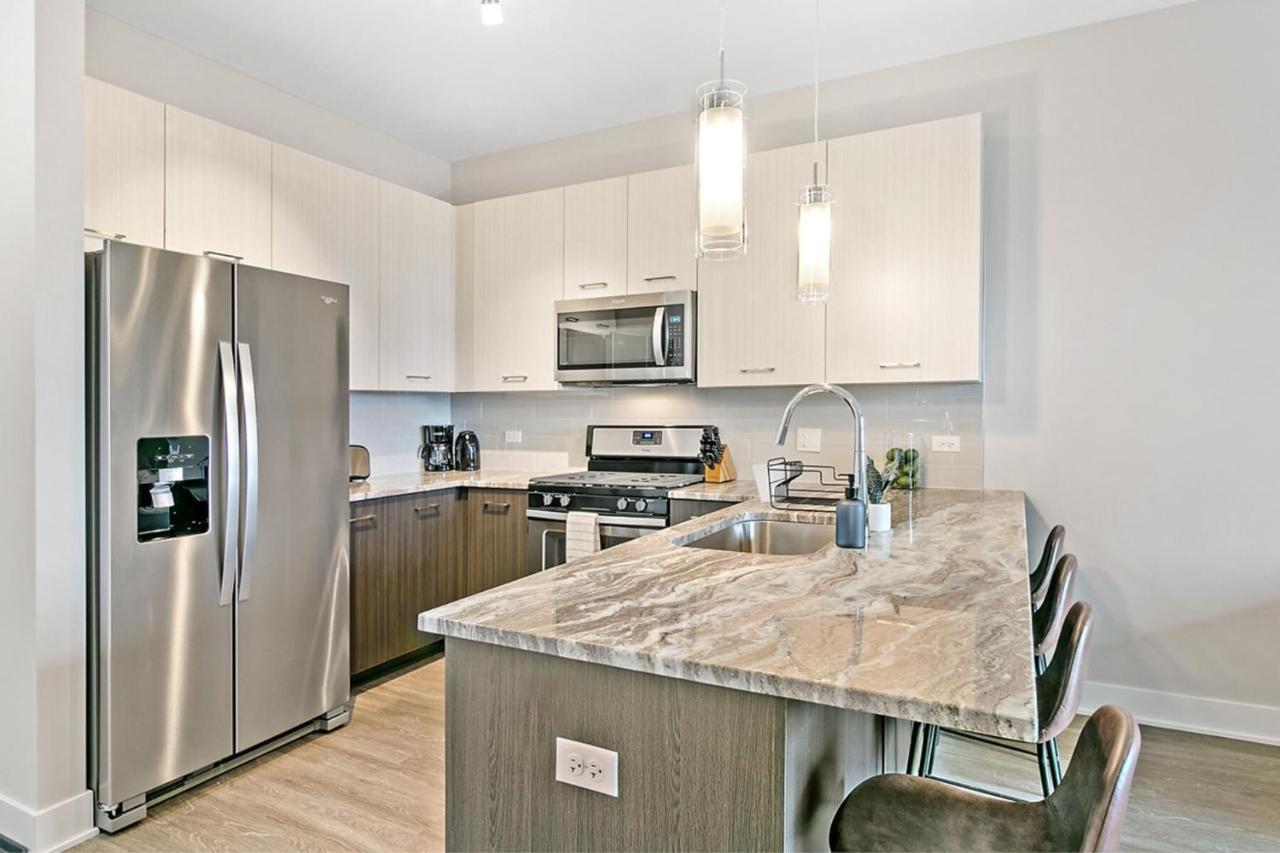 Appartement Bright & Comfortable Oakbrook 2Br Apt Free Parking - Ob 1 à Oakbrook Terrace Extérieur photo