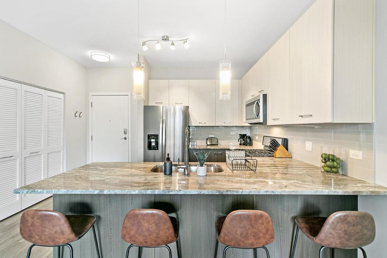 Appartement Bright & Comfortable Oakbrook 2Br Apt Free Parking - Ob 1 à Oakbrook Terrace Extérieur photo