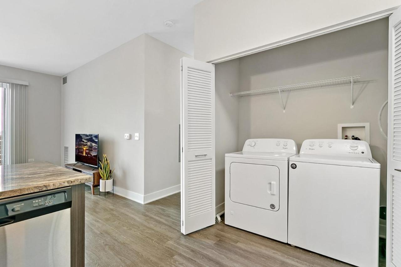 Appartement Bright & Comfortable Oakbrook 2Br Apt Free Parking - Ob 1 à Oakbrook Terrace Extérieur photo